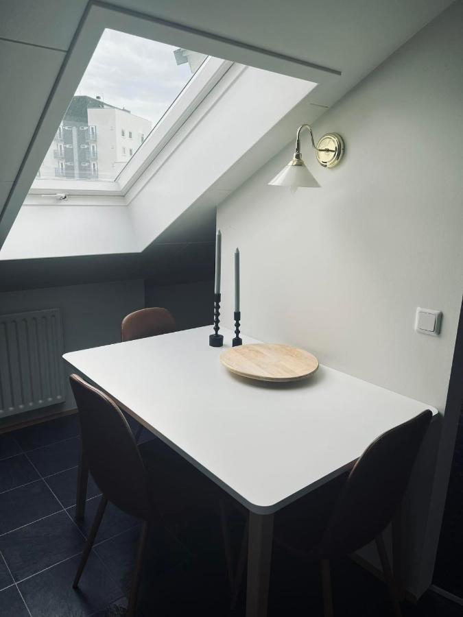 אקורירי G10 Apartments מראה חיצוני תמונה