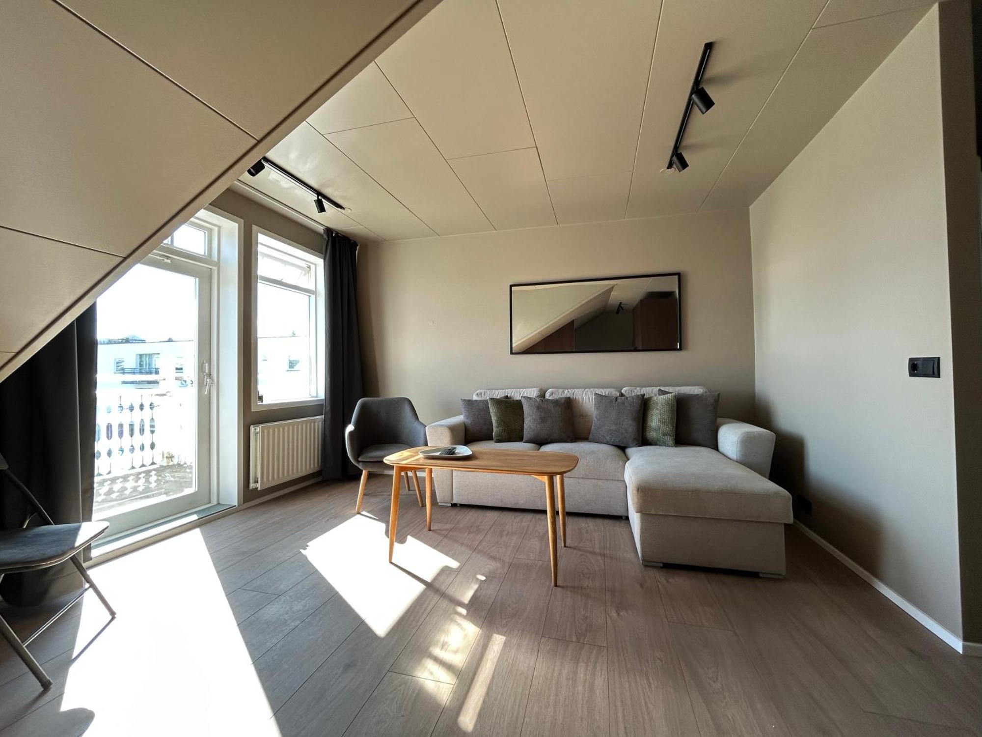אקורירי G10 Apartments מראה חיצוני תמונה